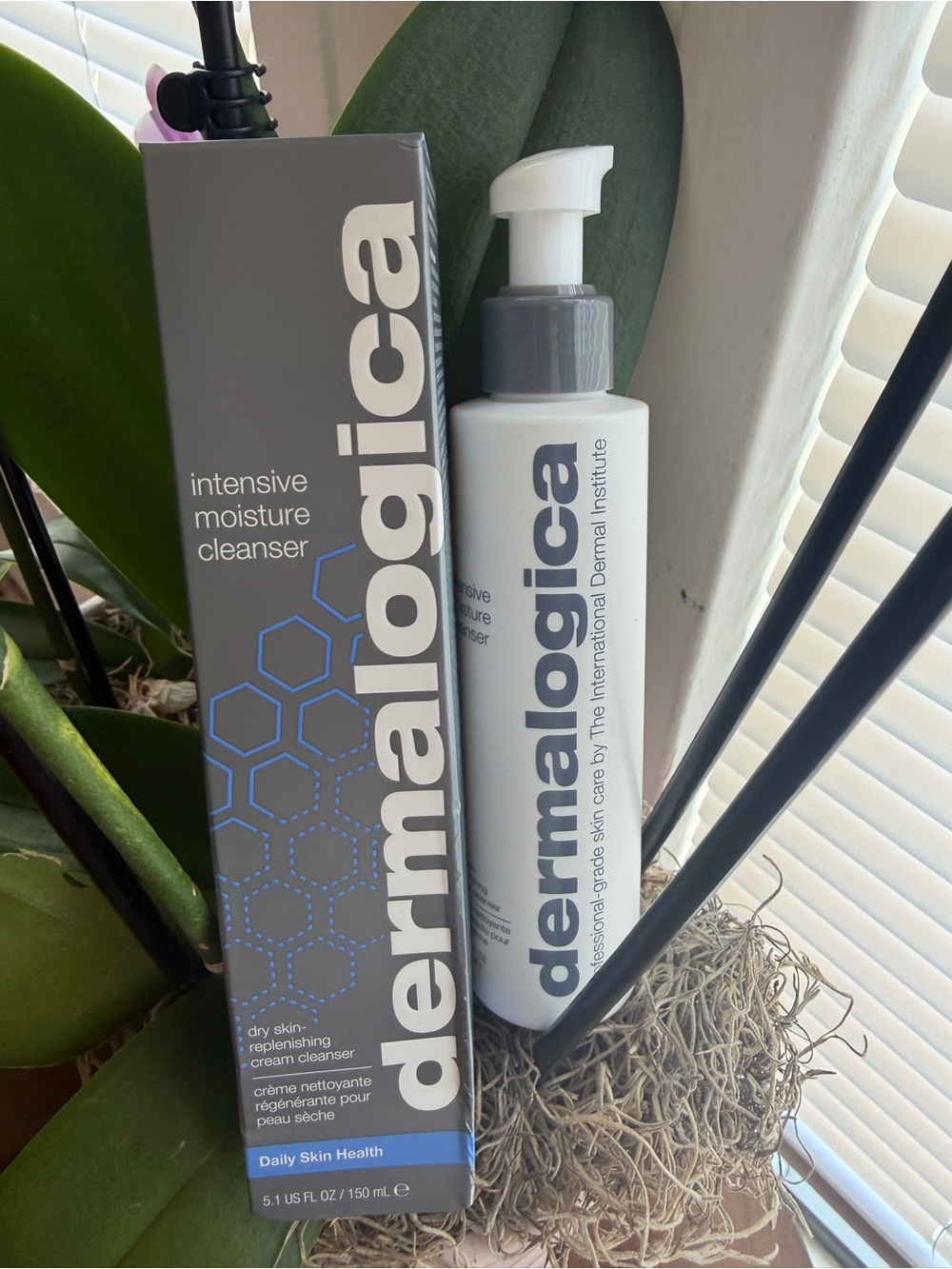 dermalogica Intensive Moisture Cleanser — White & Gray Bottle